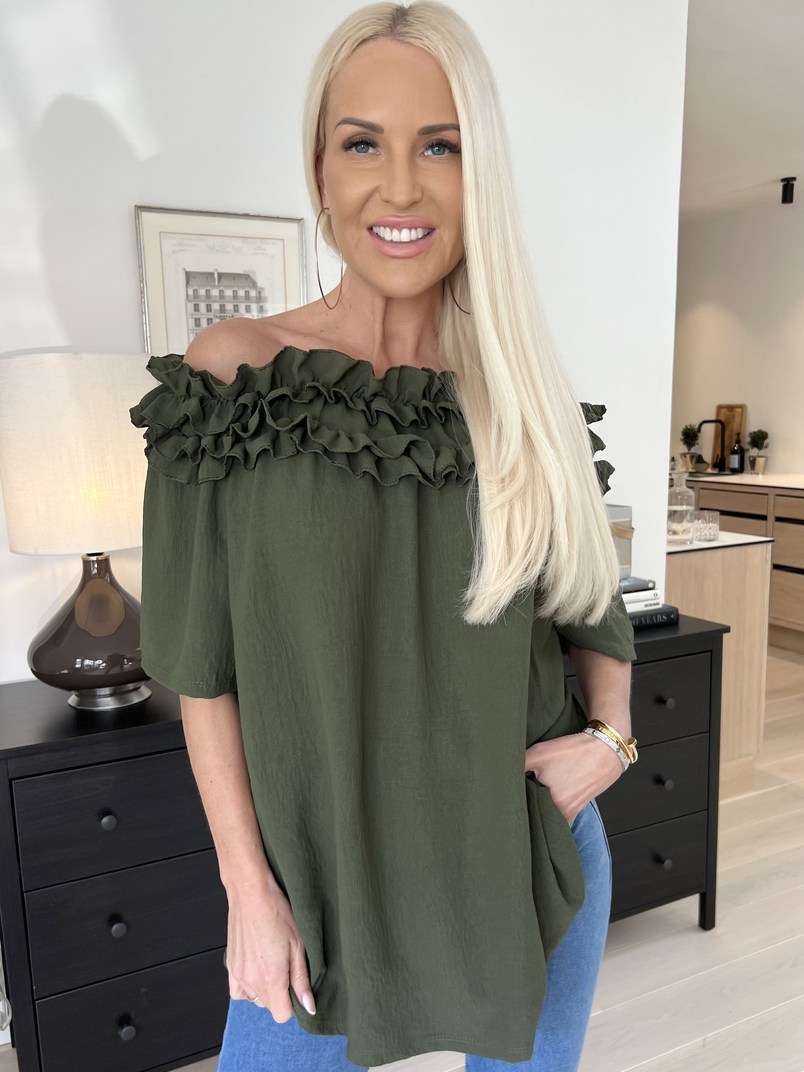 Chili Sleeveless - Finaste tunika med resår och volang i halsen